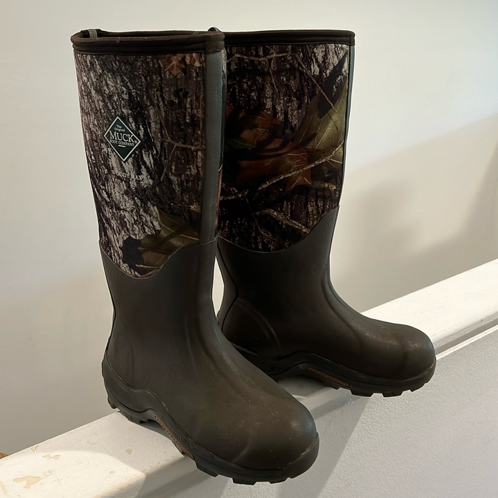 Men’s 7/7.5 Muck boots (women’s 8/8.5).  Like new!  Make offer!